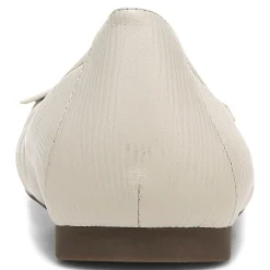 Amorie Flat (Wide)