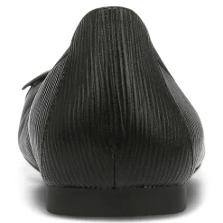 Amorie Flat (Wide)
