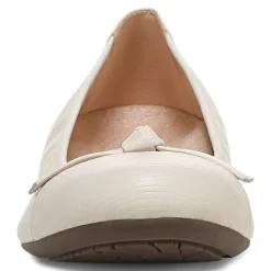 Amorie Flat (Wide)